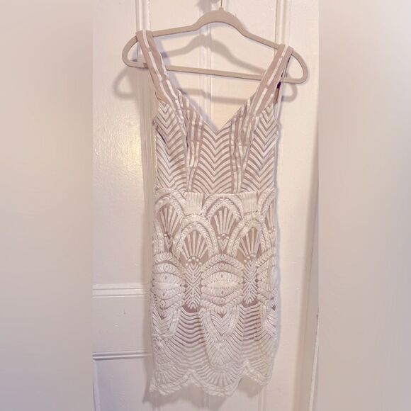 Hello Molly CAN'T HELP BUT WAIT DRESS WHITE Sz 4 - Picture 2 of 8